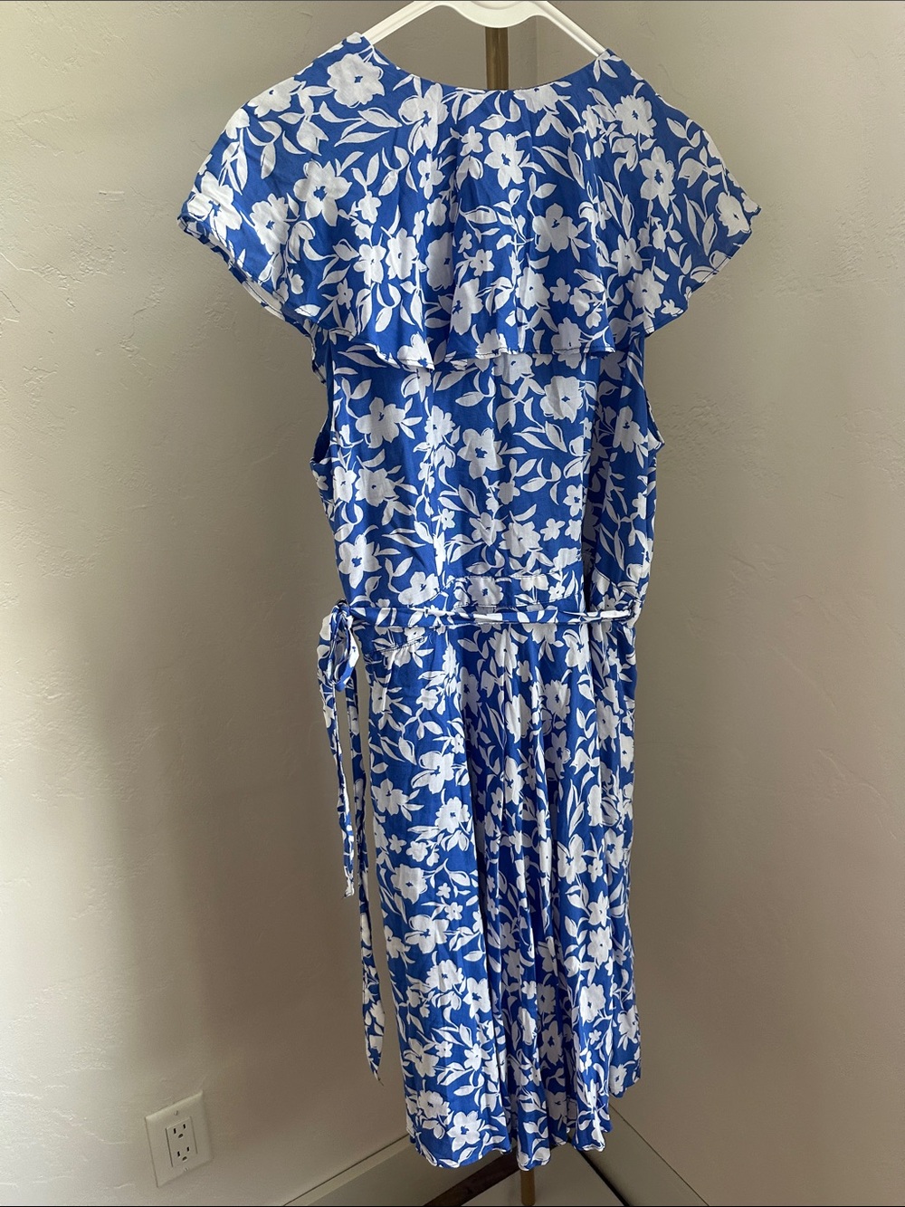 Draper James Blue and White Floral Wrap Dress - Picture 12 of 16